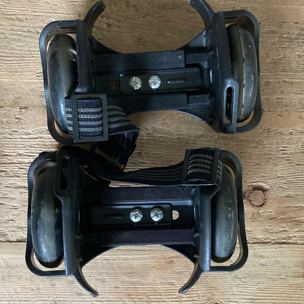 Adjustable Black Roller Clips with Straps